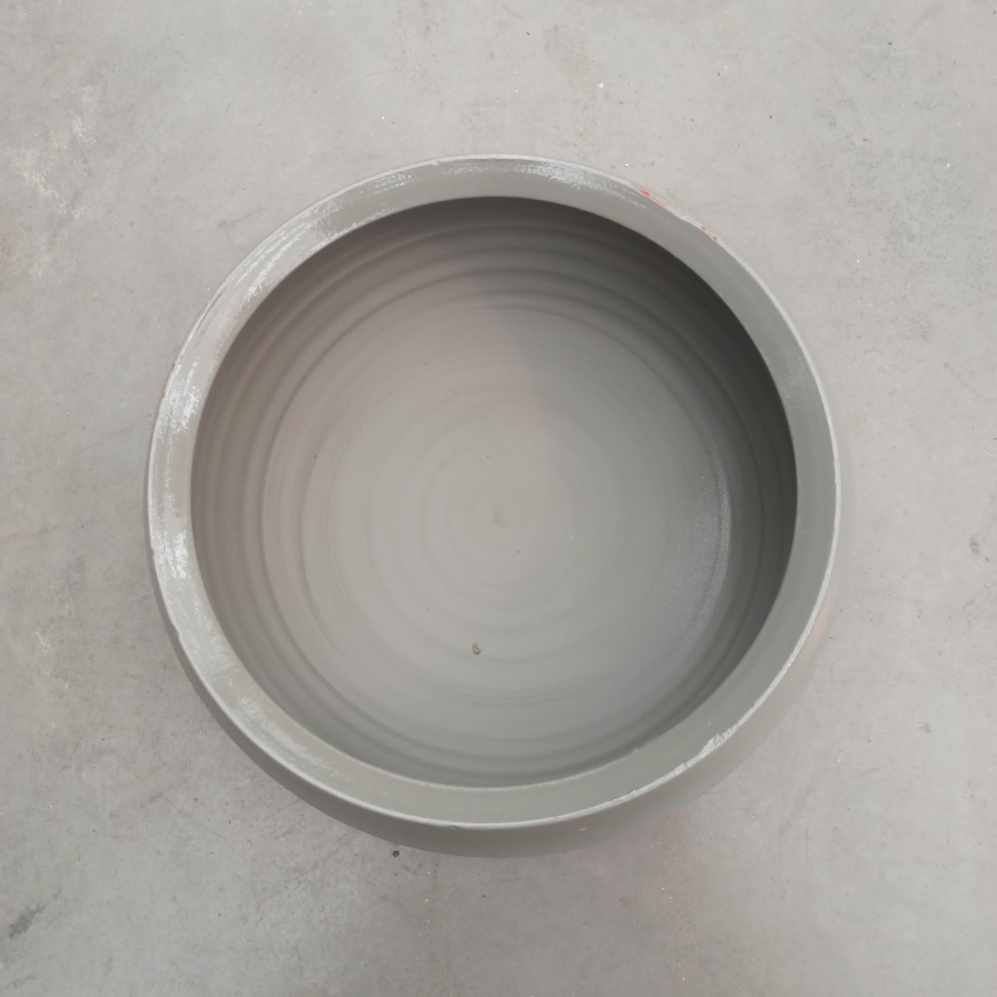 Gray Bowl 14 x 34 cm