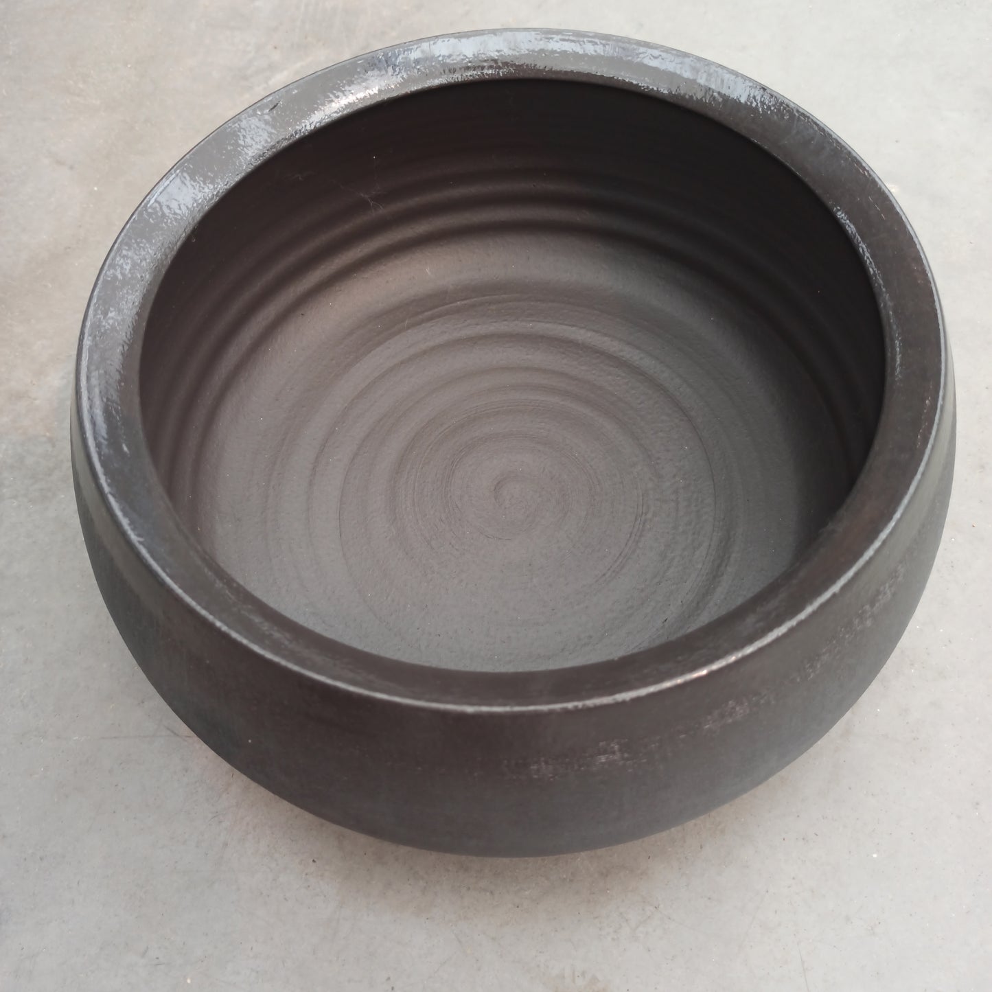 Dark gray bowl 12 x 26 cm